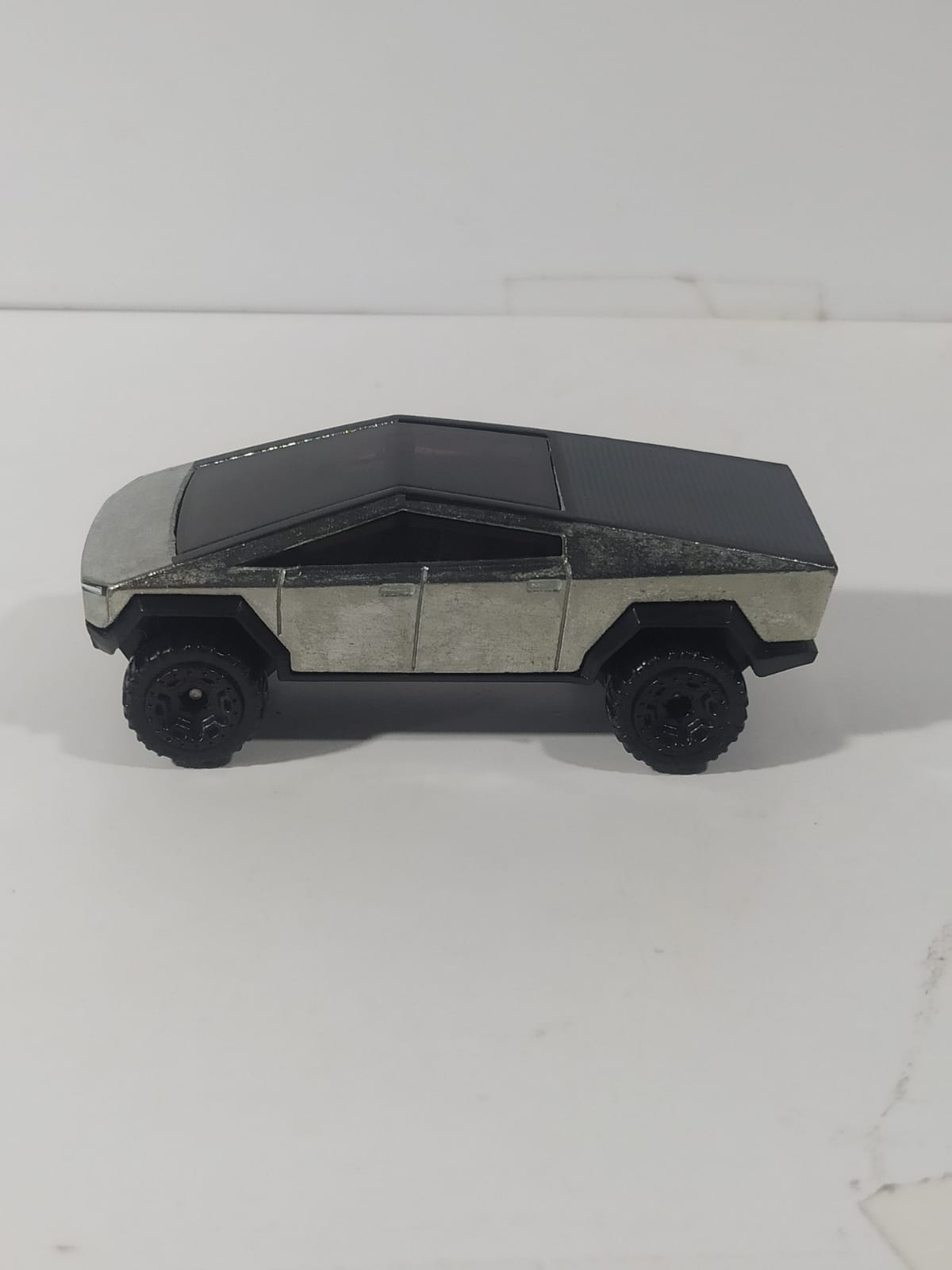 HW wheels Tesla  - 1
